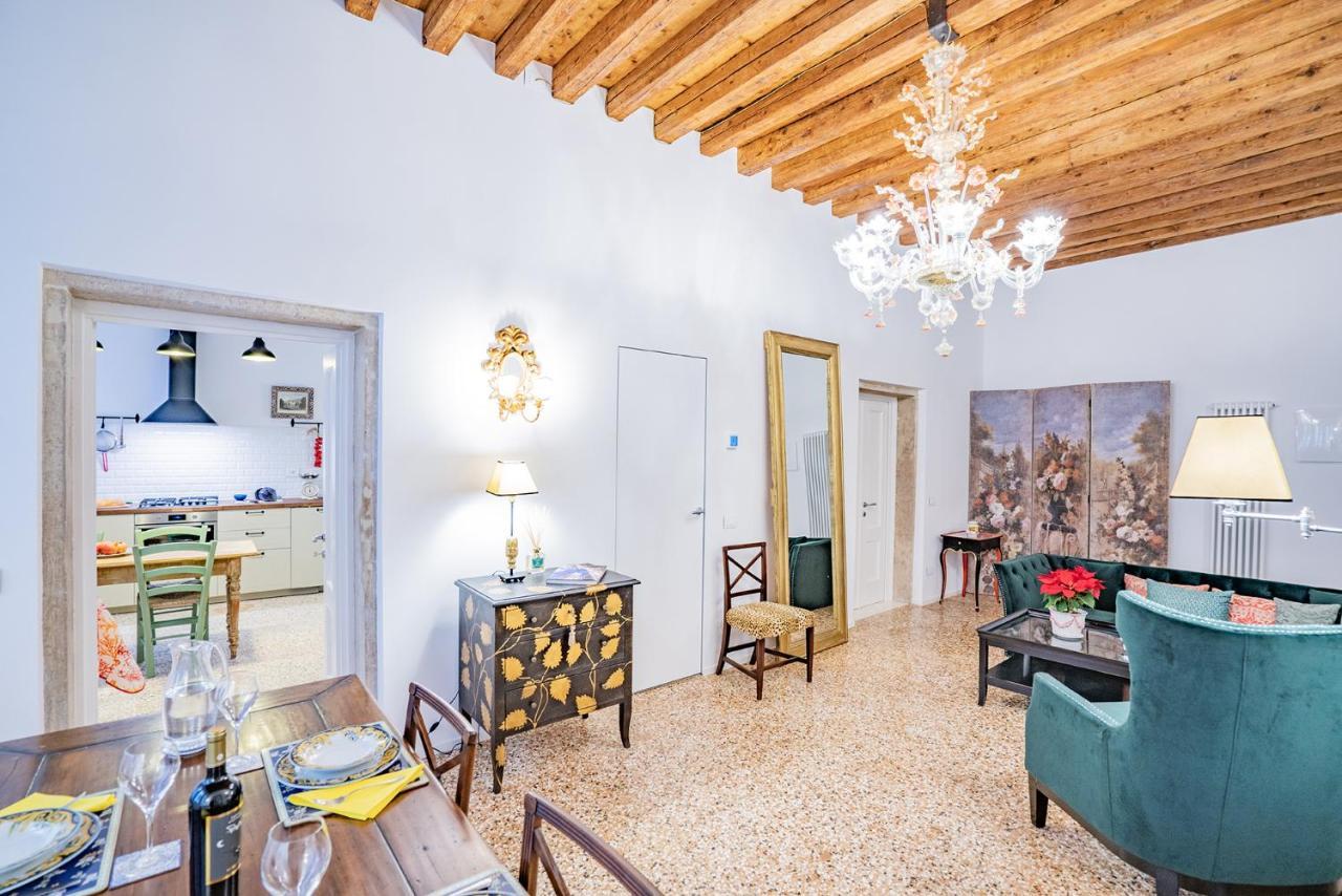 Ca' San Beneto Completely Refurbished In A Fabulously Central Area Velence Kültér fotó